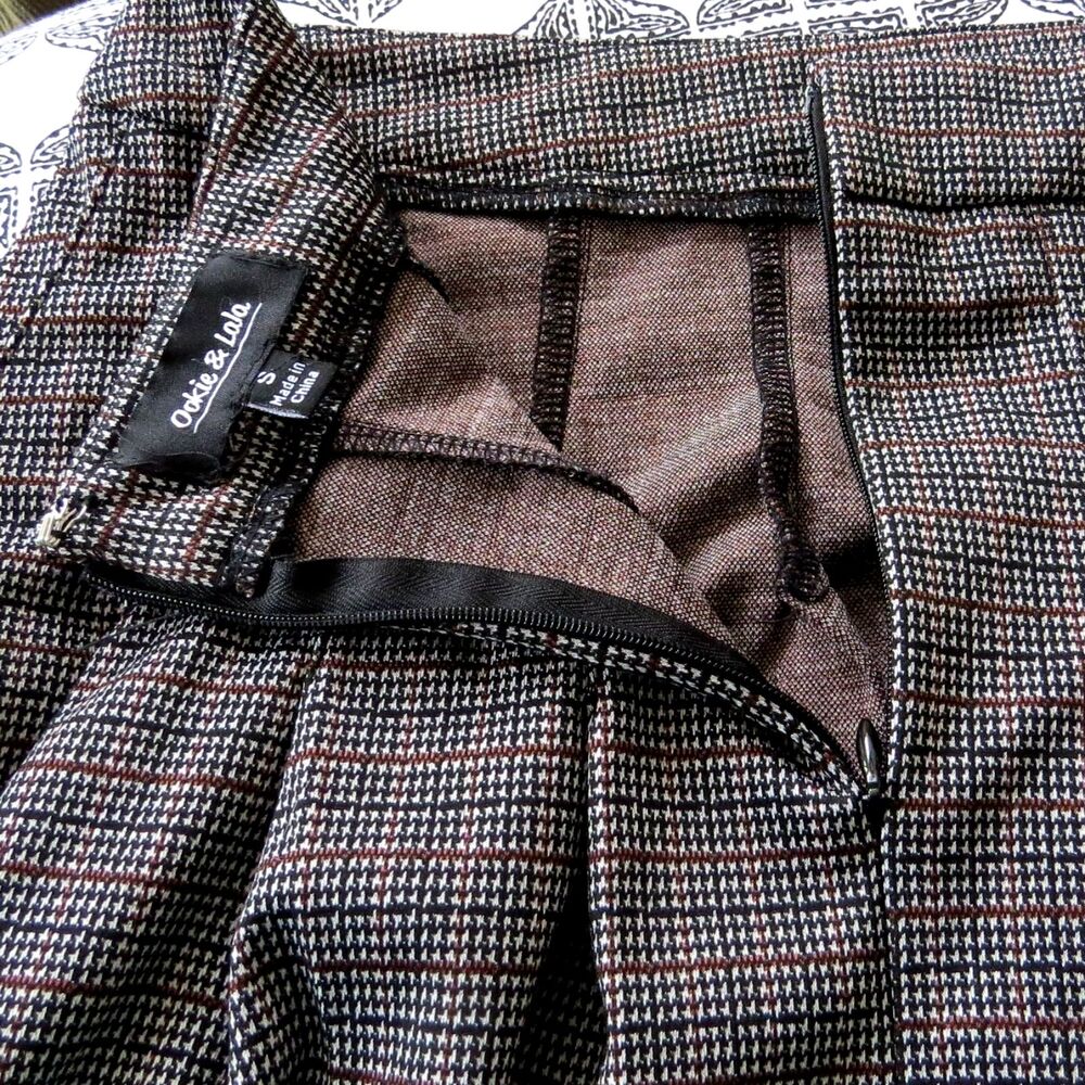 Ookie & Lala Plaid Knit mini skirt 15" Small EUC - Picture 6 of 9